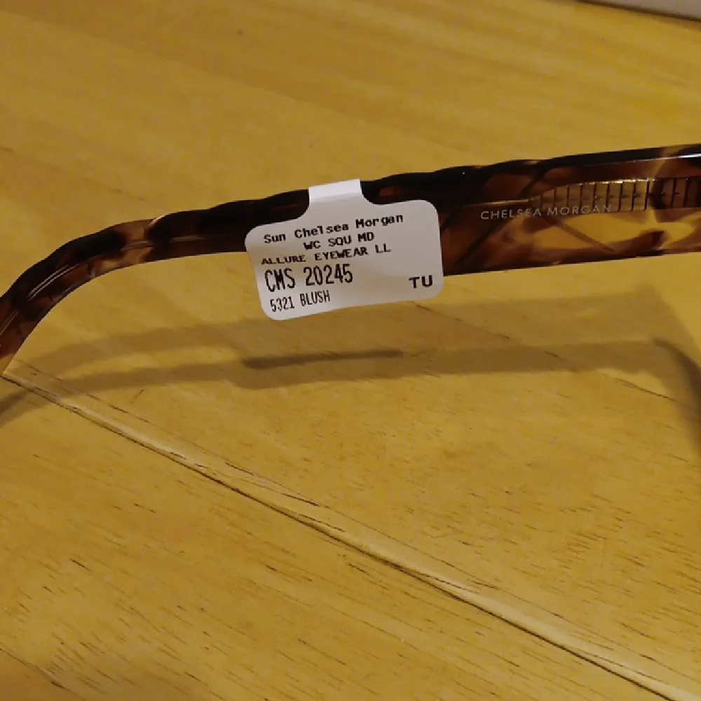 Brown Oversized Square Sunglasses with Gradient Lenses - Picture 3 of 4